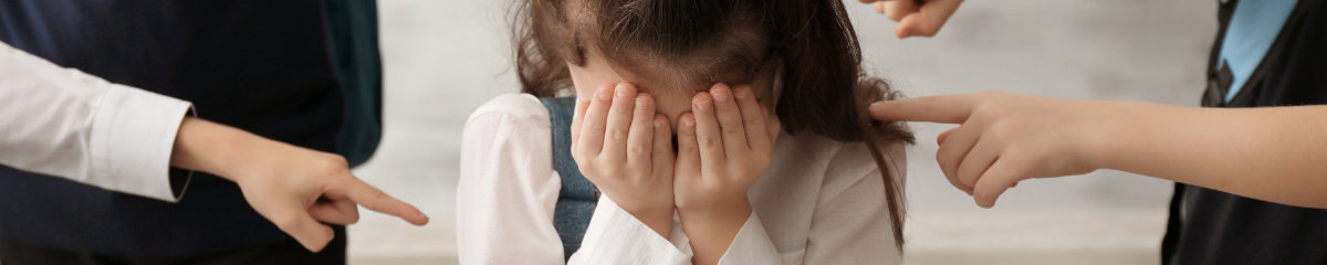 Bannière harcèlement scolaire des élèves avec TND